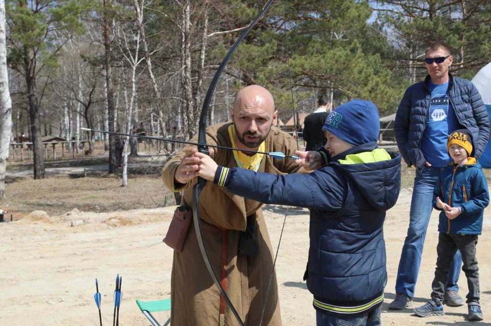 Во время праздника, например, научат стрелять из лука. Фото: museumamur.org