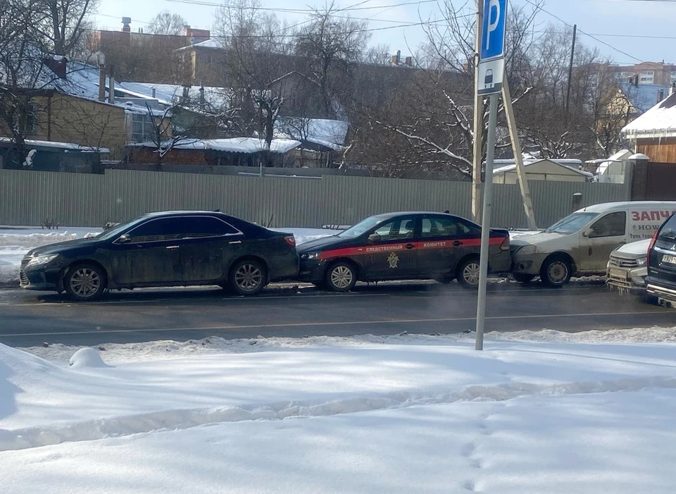 Массовое ДТП на Городском переулке в Туле: пострадал водитель машины Следственного комитета. Фото: Михаил КОРЕНЮГИН.