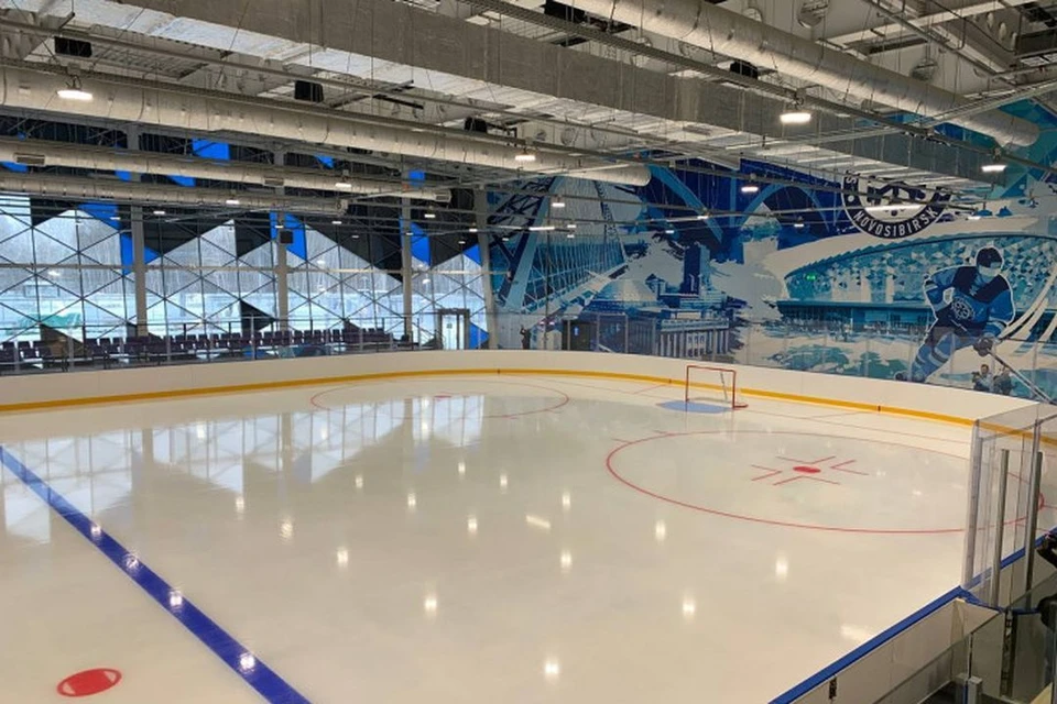 Первая игра на новой ледовой арене в Новосибирске не состоялась. Фото: правительство НСО