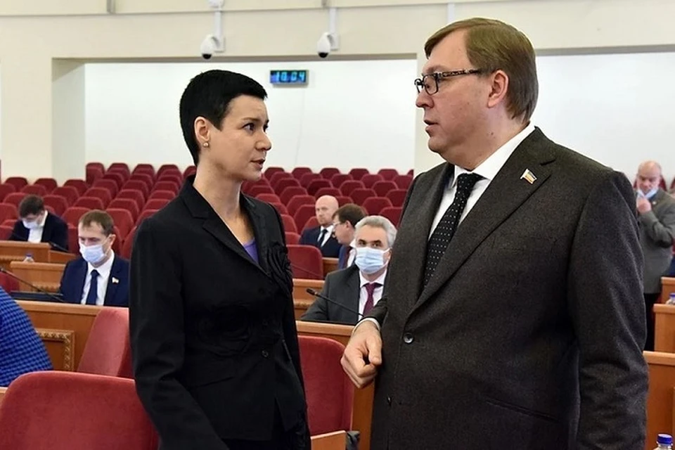 Ирина Рукавишникова и Александр Ищенко. Фото: пресс-служба ЗС РО