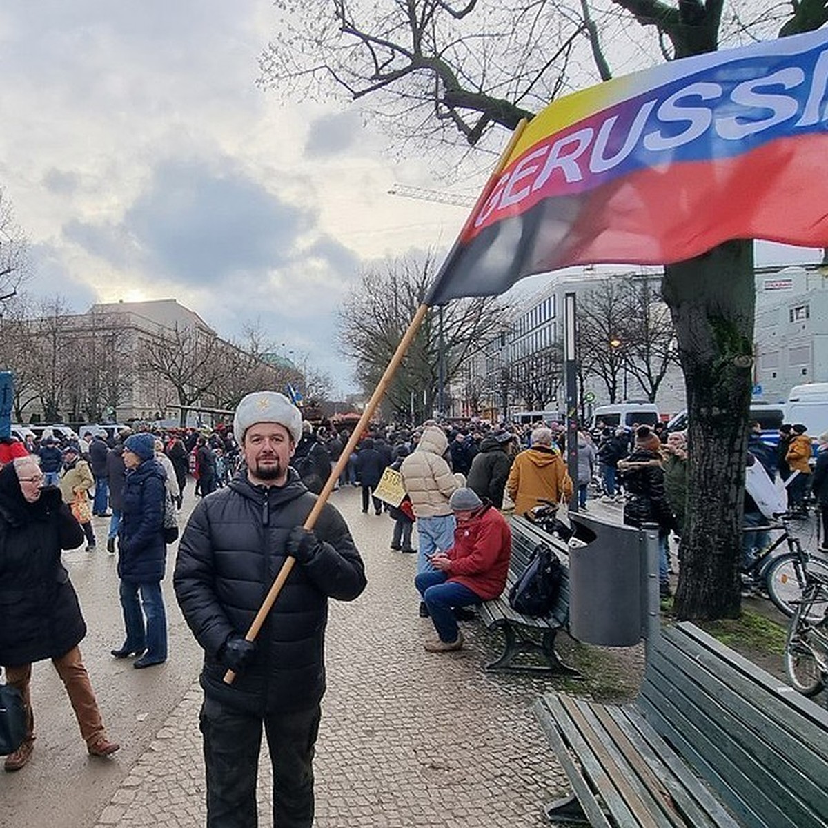 В России завели первое дело из-за радуги на серёжках | Пикабу