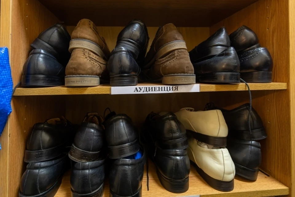 Челябинцам предлагают сдать в музей старую обувь - KP.RU