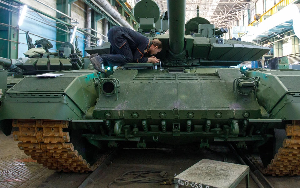 Работа над танком Т-90М на заводе корпорации "Уралвагонзавод". Фото: Марина Молдавская/ТАСС