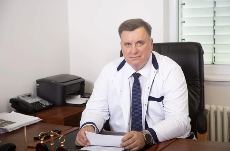Главврач Смоленского травмацентра Анатолий Овсянкин стал заслуженным врачом РФ. Фото: страница Анатолия Овсянкина в социальных сетях.