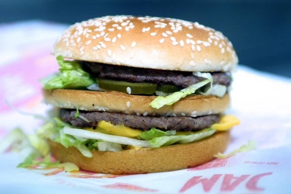 Мэрия Новосибирске потребовала снести кафе Carl’s Jr, расположенное в Первомайском сквере.
