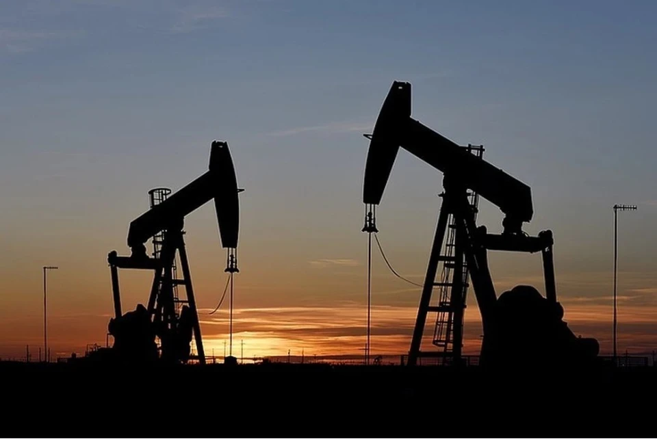 Сообщения о выходе ОАЭ из ОПЕК спровоцировали снижение цен на нефть в мире