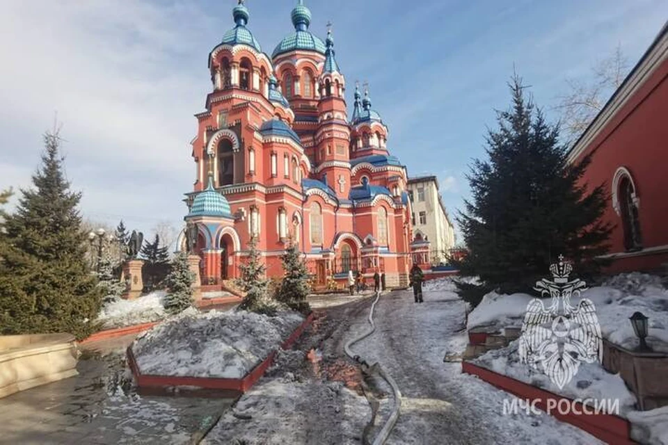 В Иркутске на территории Казанской церкви произошел пожар