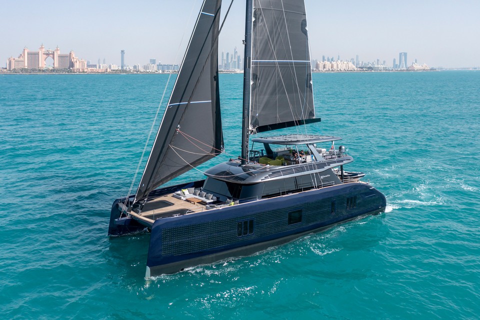 Эко-шик и античные мотивы: какие яхты признаны лучшими на Dubai Boat Show 2023