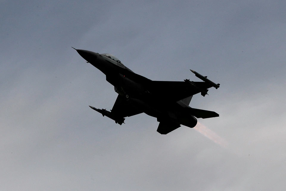 Вашингтон не рассматривает поставки Киеву самолетов F16 в настоящий момент.