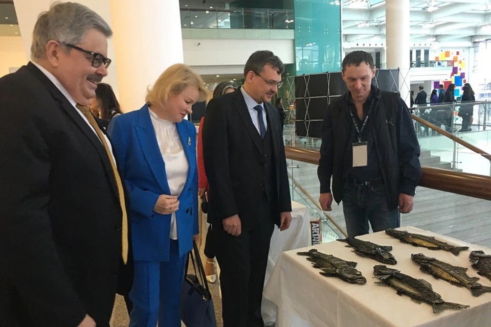 Посол России в Турции Алексей Ерхов с супругой на российском стенде