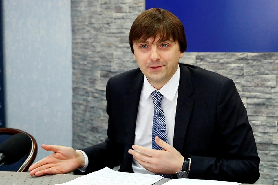 Министр Кравцов: Дети, учившиеся в украинских школах, не верили в существование Крымского моста