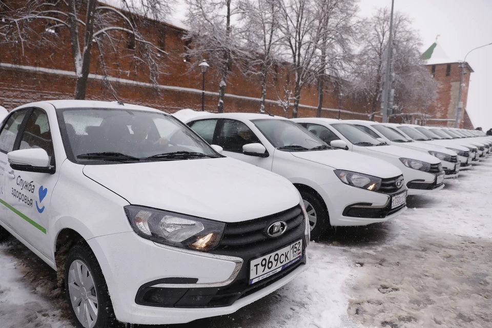 59 легковых автомобилей получили медучреждения Нижегородской области. Фото: Кира Мишина.