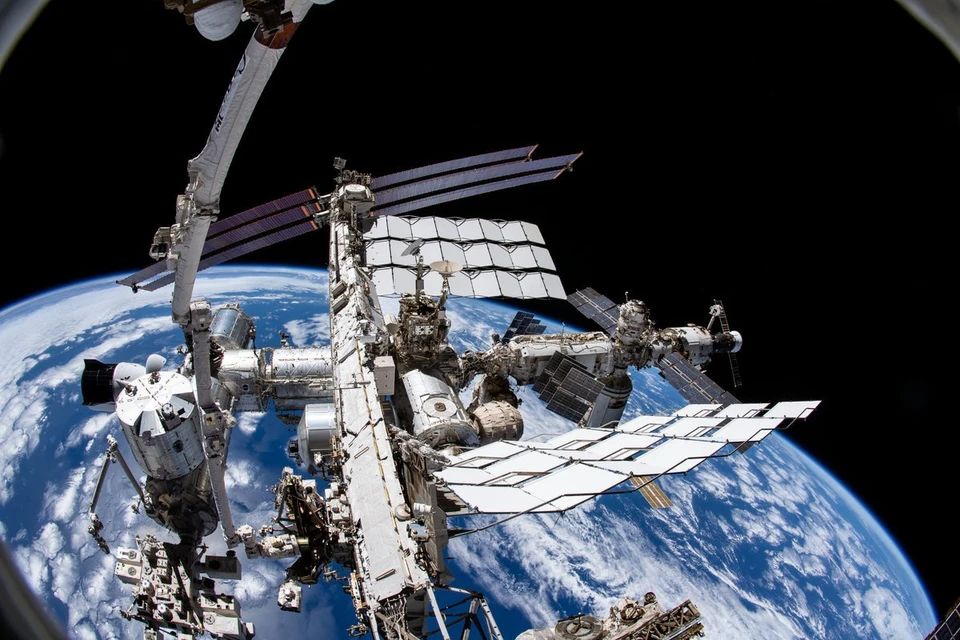 Корабль Crew Dragon с космонавткой Анной Кикиной отстыковался от МКС для возвращения на Землю