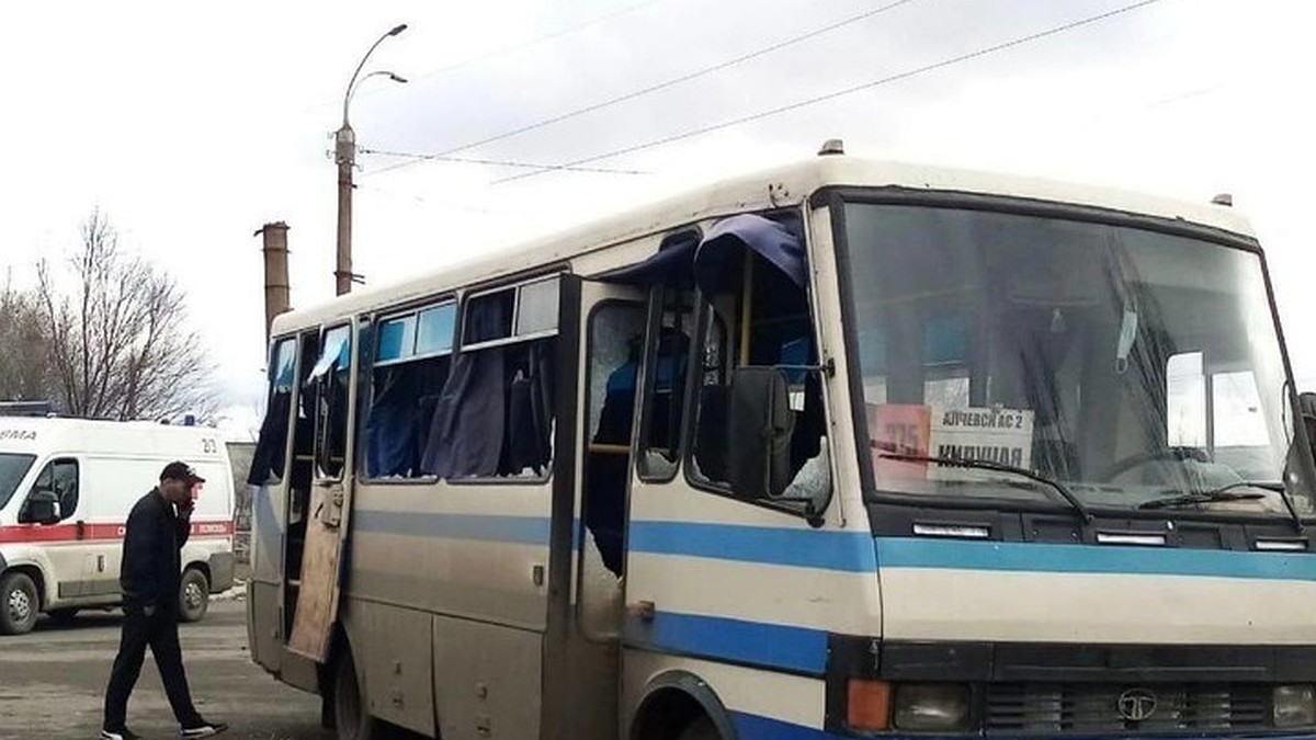 ВСУ обстреляли автостанцию «Алчевск АС-1» в Перевальске: трое мирных  жителей погибли, девять - ранены - KP.RU