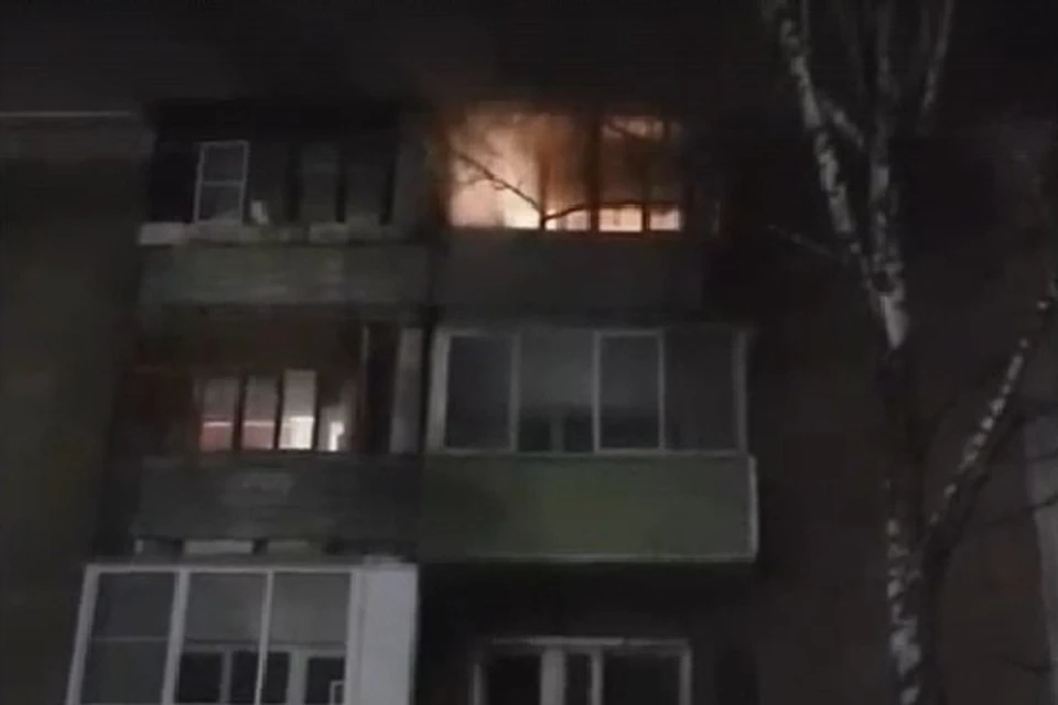 Появилось видео страшного пожара на улице Чкалова в Рязани
