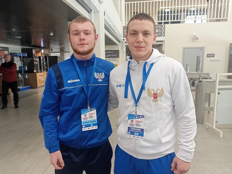 Тренер Владимир Дегтярев (справа) и его подопечный Виталий Коротаев прибыли на первенство из Донецкой народной республики.