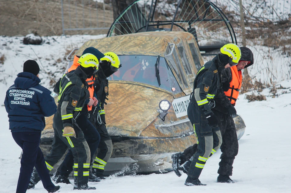 Спасатели провели учения в формате эвакуации. Фото: ГУ МЧС по Свердловской области