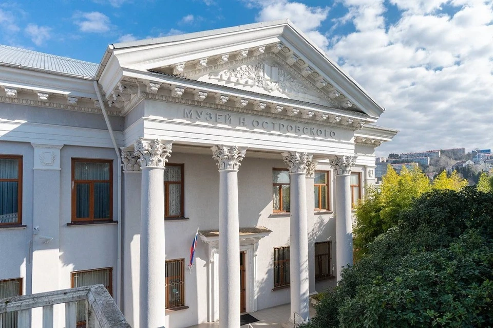 В Сочи начали реставрировать мемориальный дом-музей Николая Островского.