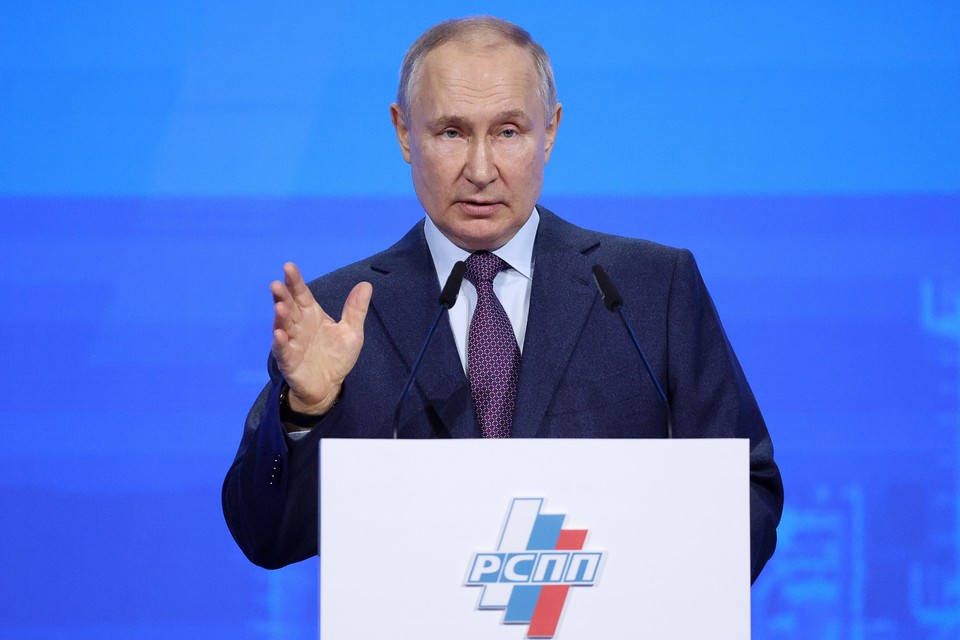 Поднять МРОТ, софинансировать пенсии, строить дороги: 12 указаний Путина по итогам послания Федеральному собранию