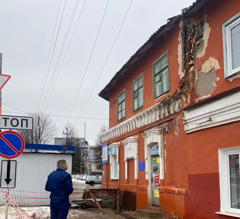 Прокуратура выясняет причины обрушения стены памятника архитектуры в Богородицке Тульской области