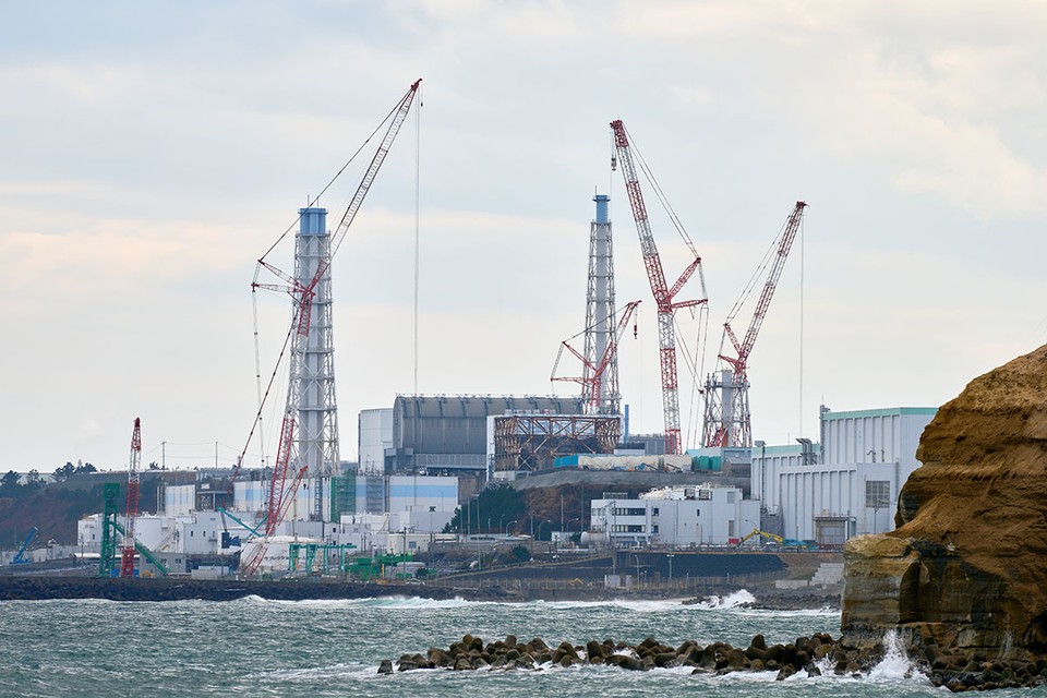 Япония сбросит в океан радиоактивные отходы с аварийной АЭС «Фукусима»: чем это грозит России