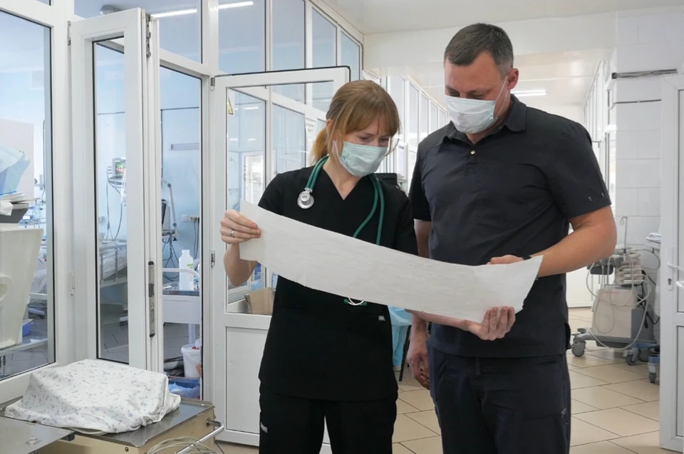 Рентген-хирурги выяснили, что один из сосудов сердца полностью перекрыт тромбом. Фото: скриншот видео oreninform.ru