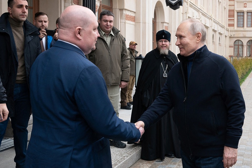 Владимир Путин сел за руль и приехал в Крым: президент побывал на экскурсии в уникальном месте на юге России