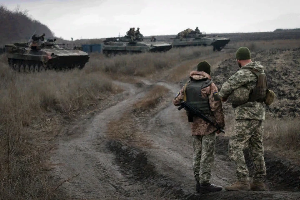 ВСУ также перебрасывают солдат и технику в сторону Артемовска. Фото: соцсети