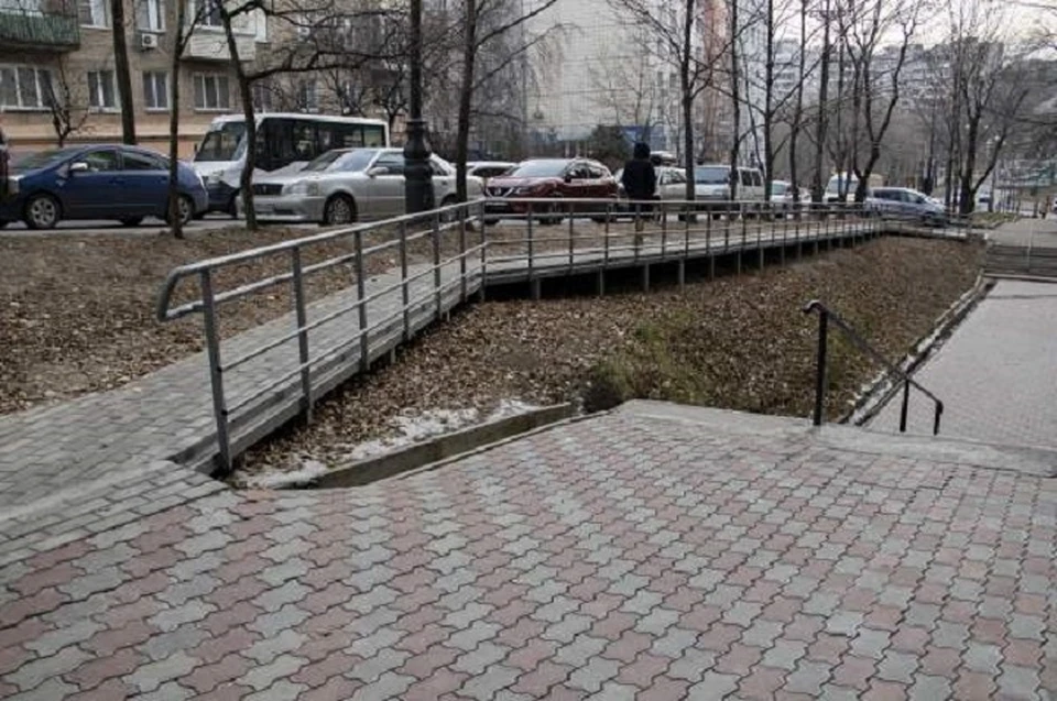 «ХабДорРемСтрой» отремонтирует тротуары и лестницы в Хабаровске в 2023 году