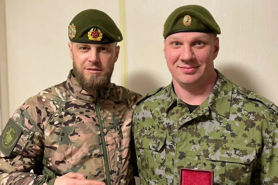 Андрей Майер(слева) и Дмитрий Майер награждены орденами «Ахмат-спецназ». Фото: предоставлено Дмитрием Майером