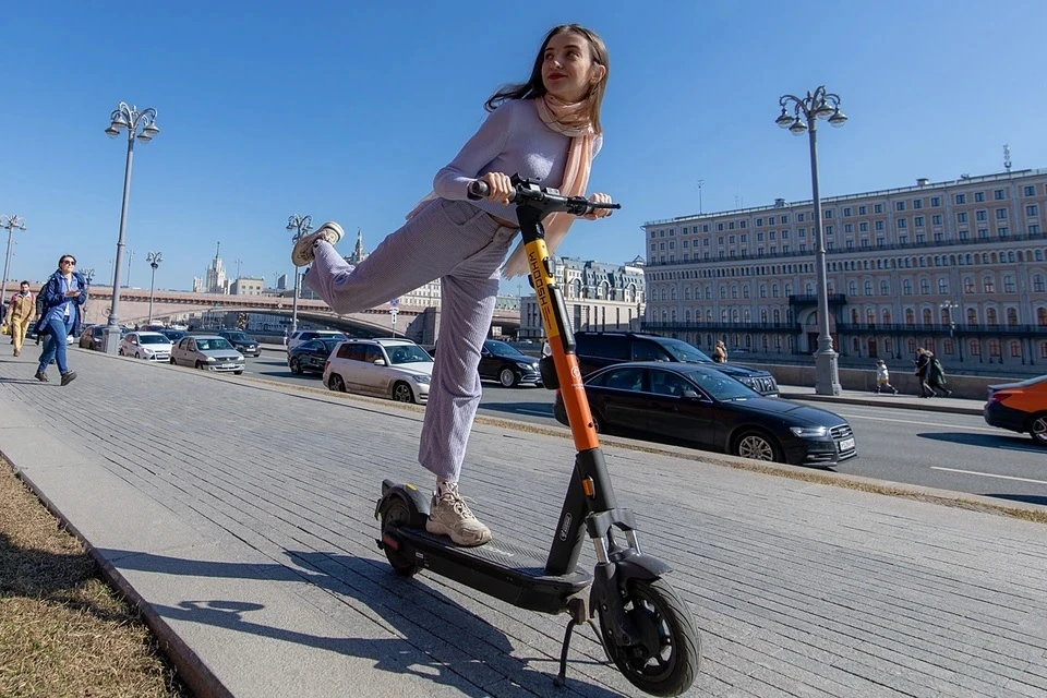 В Москве открылся шестой сезон проката электросамокатов