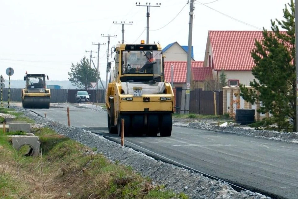 В Тюменской области в 2023 году отремонтируют 12 участков дорог, ведущих к больницам и ФАПам