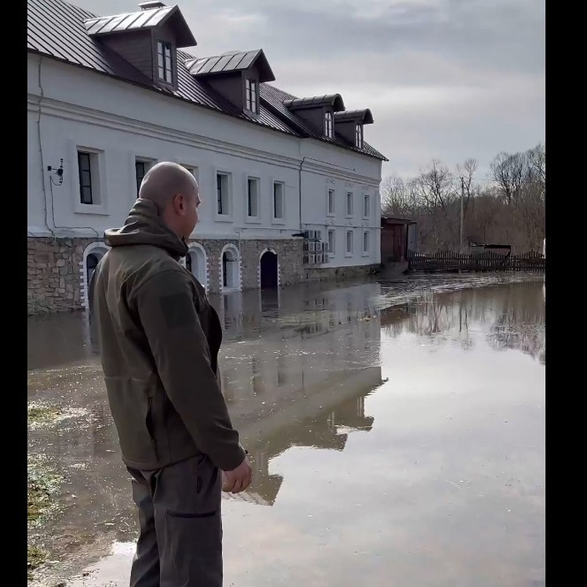 Один из отелей в Калужской области затопило из-за паводка - KP.RU