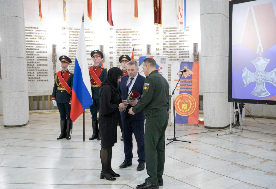 В Волгограде передали ордена Мужества семьям троих погибших в СВО героев