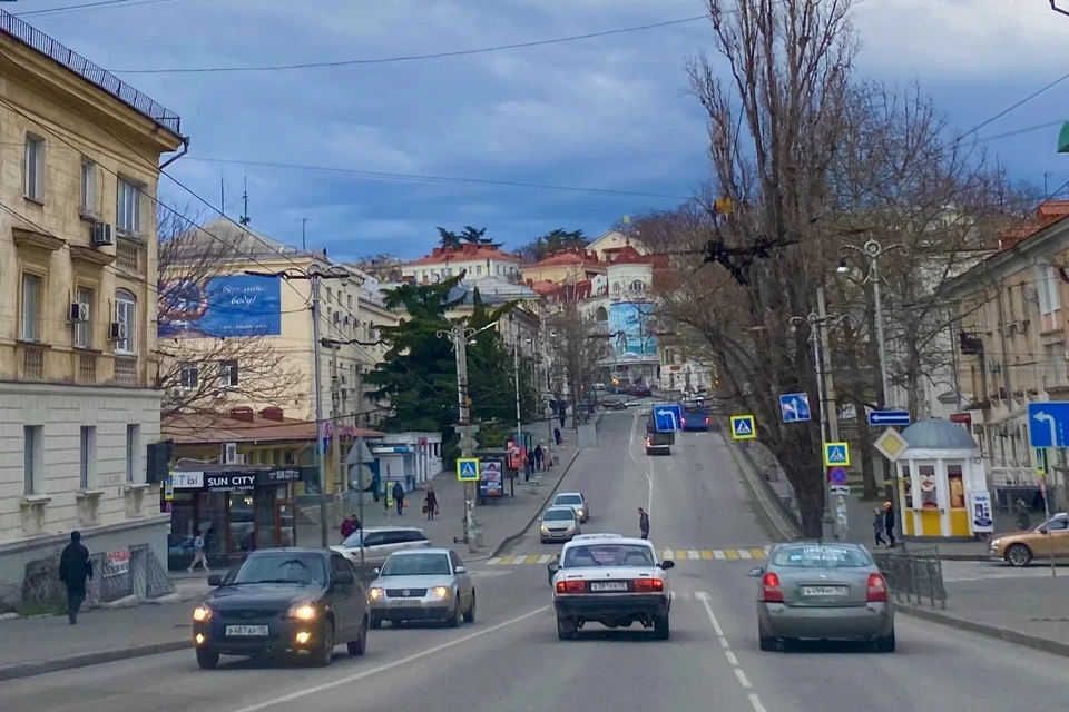 Севастопольцы продолжают вовсю обсуждать общественный транспорт и благоустройство.