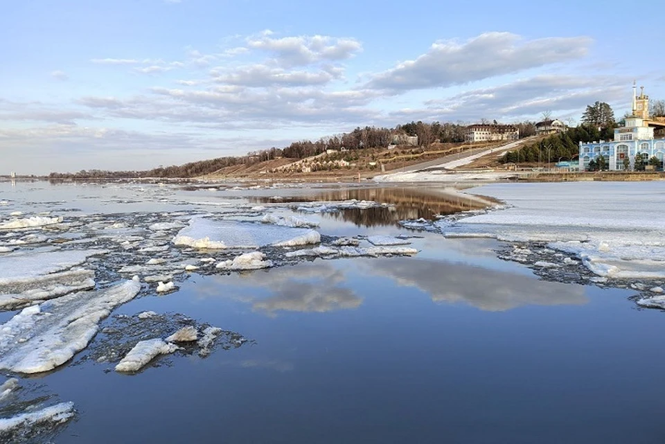 В Хабаровске и пригороде река начала освобождаться от ледяных глыб