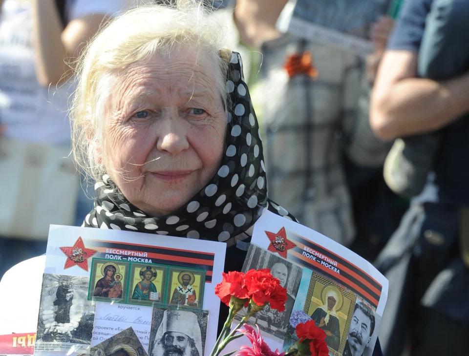 Ульяновцам предлагают жертвовать деньги ветеранам, а взамен получать значки «Красная гвоздика»