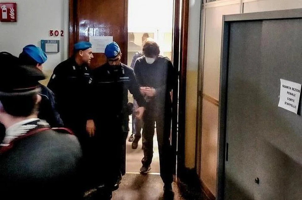 Итальянская полиция установила сообщников, которые помогли бежать сыну красноярского губернатора Артему Уссу. Фото: La Repubblica