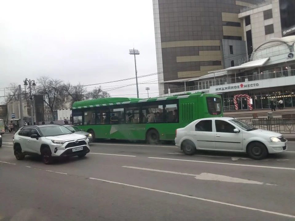 Всего выявлено 17 апреля 4238 нарушений ПДД РФ, из них 3941 нарушений скоростного режима.