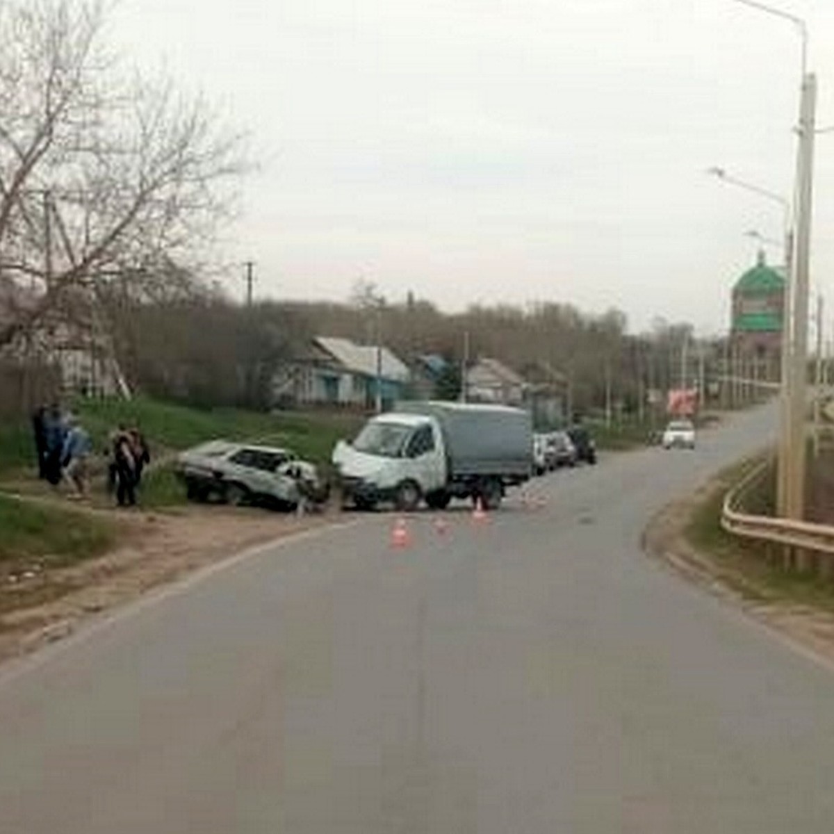 Водитель и пассажир Газели получили травмы в ДТП с «ВАЗ-2108» под Липецком  - KP.RU