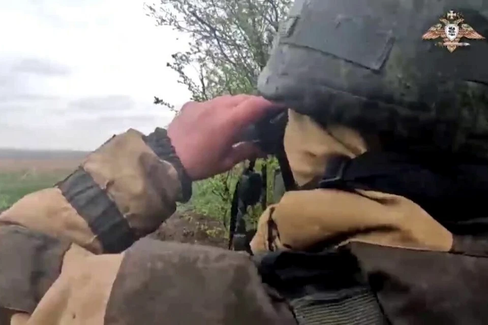 Оренбургские военные несут дежурство на освобожденных территориях. Фото: скриншот видео Министерства обороны РФ