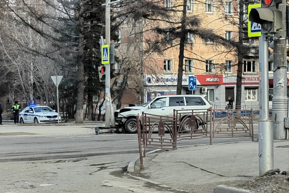 Из-за ДТП на улице Лермонтова образовалась пробка в Иркутске 23 апреля