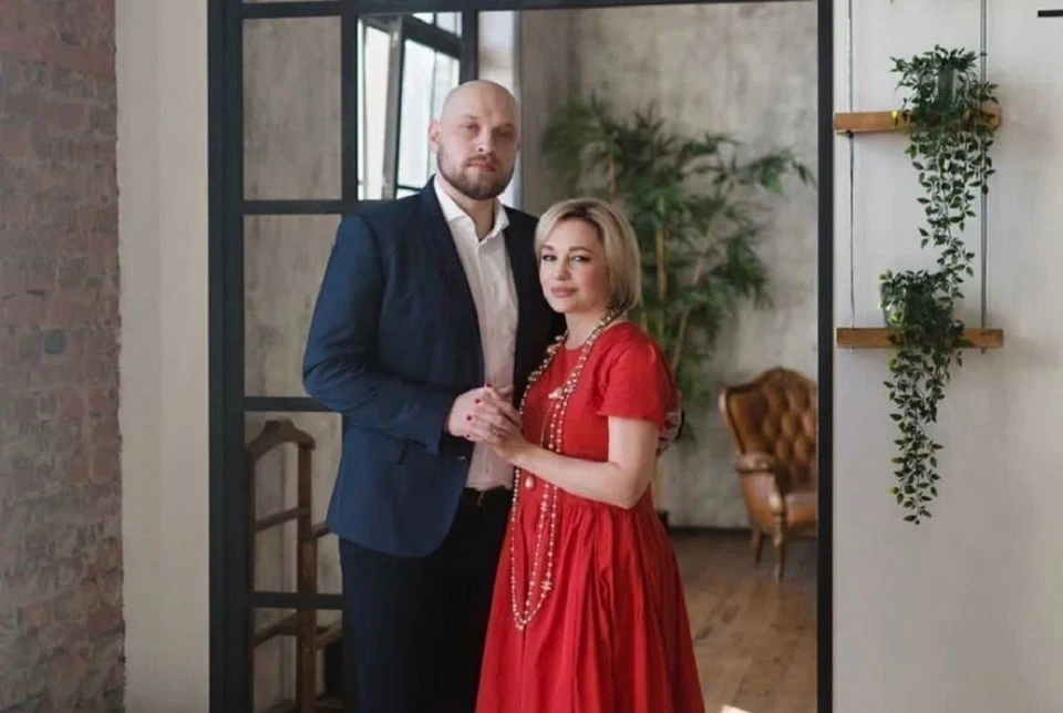 Татьяна Буланова после двух распавшихся браков с продюсером Николаем Тагриным и футболистом Владиславом Радимовым, похоже, наконец счастлива в личной жизни.