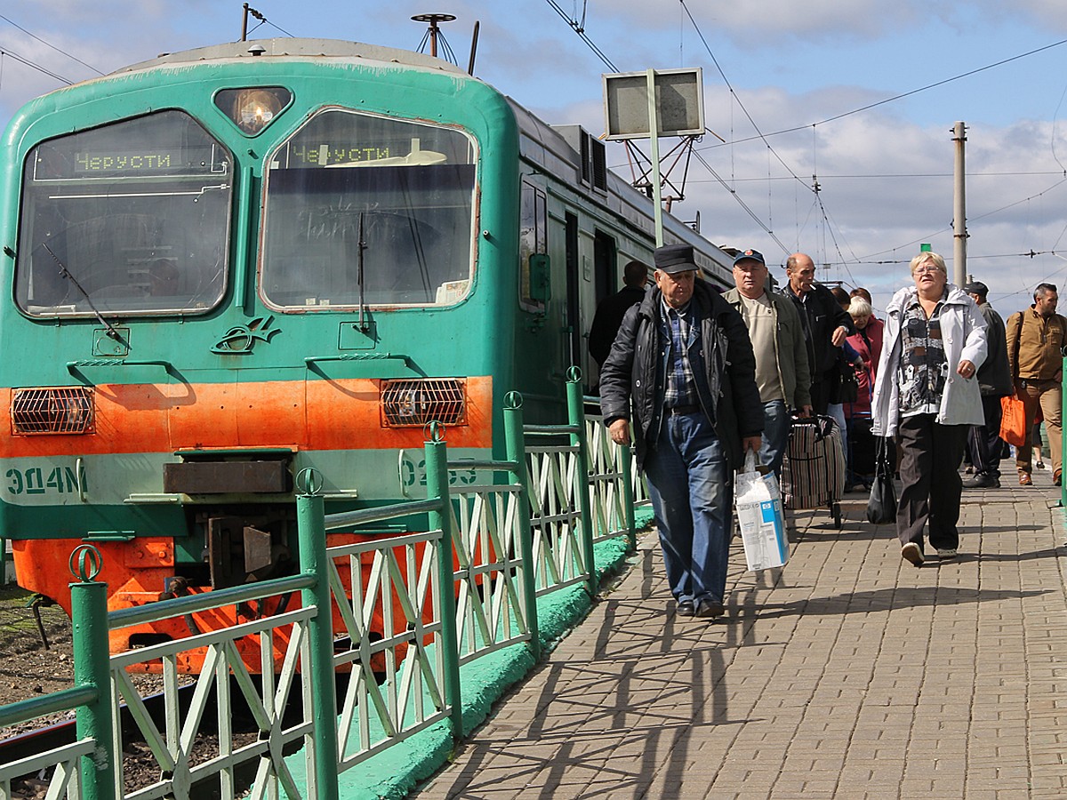 Как работают городские службы в майские праздники 2023 в Москве:  Электрички, поликлиники, аварийные диспетчерские - KP.RU