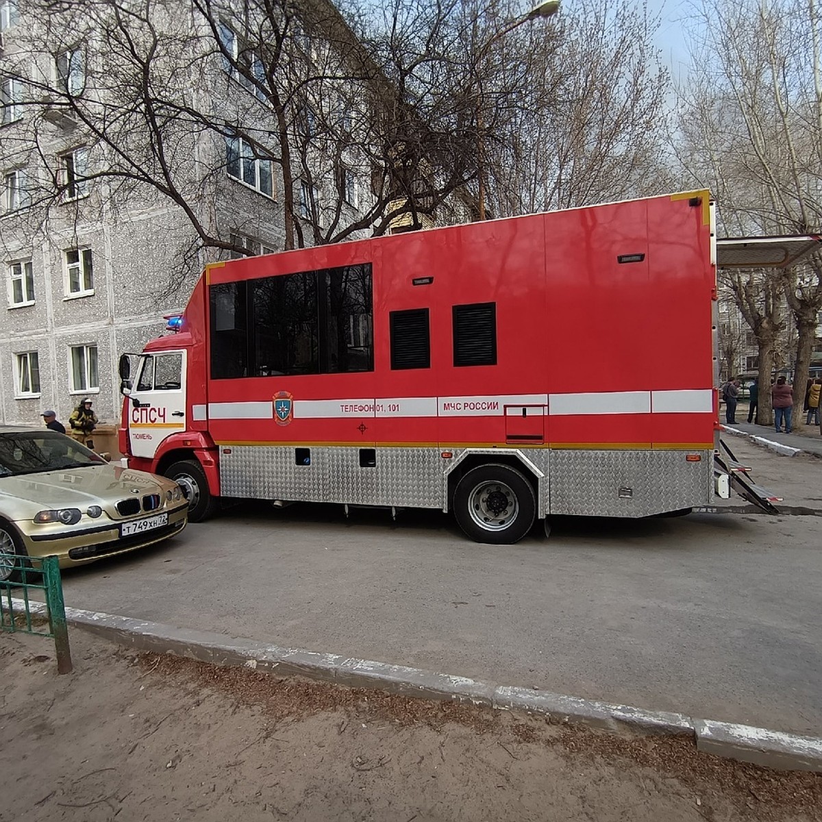 Жильцов сгоревшей пятиэтажки на Воровского, 21 в Тюмени расселят по  гостиницам - KP.RU