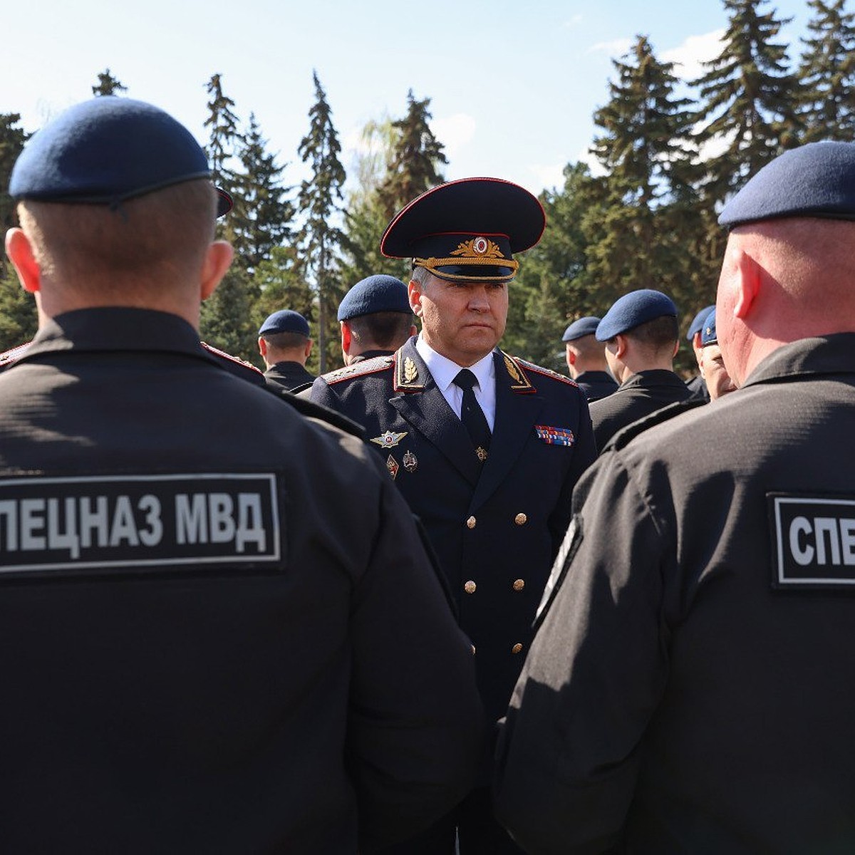 Челябинский генерал МВД проверил готовность полицейских к охране  общественного порядка в майские праздники - KP.RU