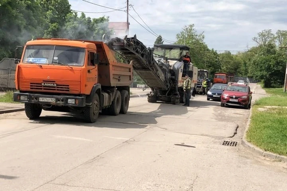 В Ростове дефектов дорог очень много. Фото: администрация города.