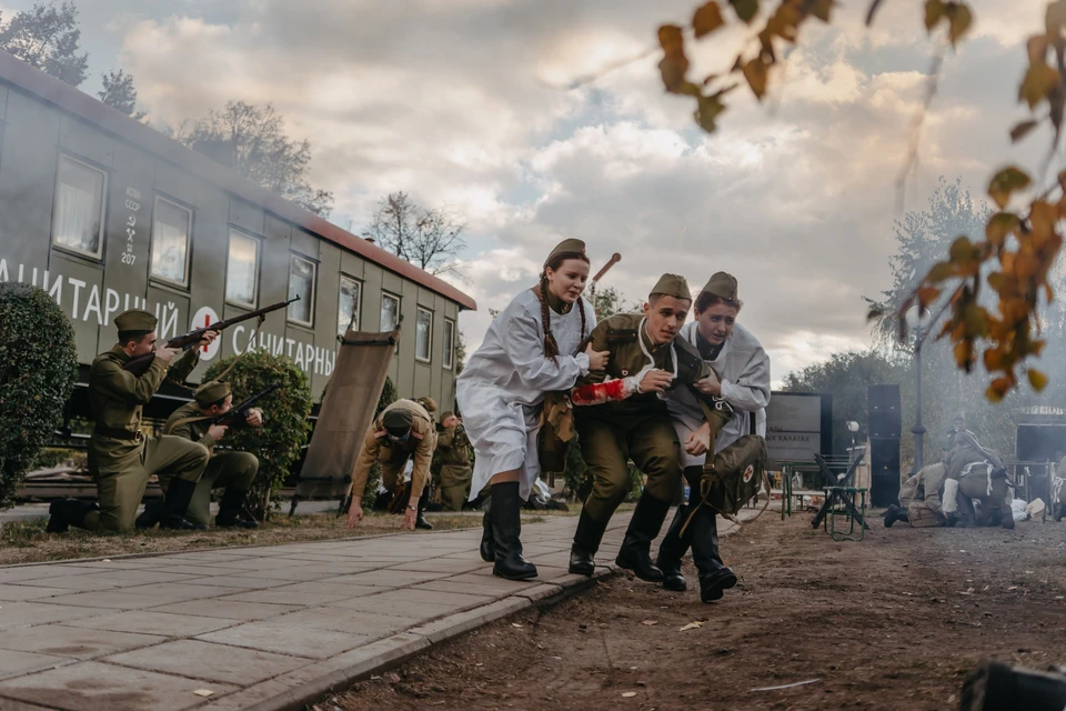 Оренбуржцы и гости города увидят, как проходила погрузка раненых солдат в вагон. Фото: страница выставочного комплекса «Салют, Победа!»