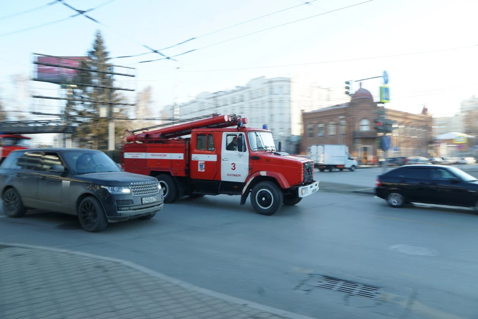 В 19:40 по местному времени открытое горение на месте пожара ликвидировано