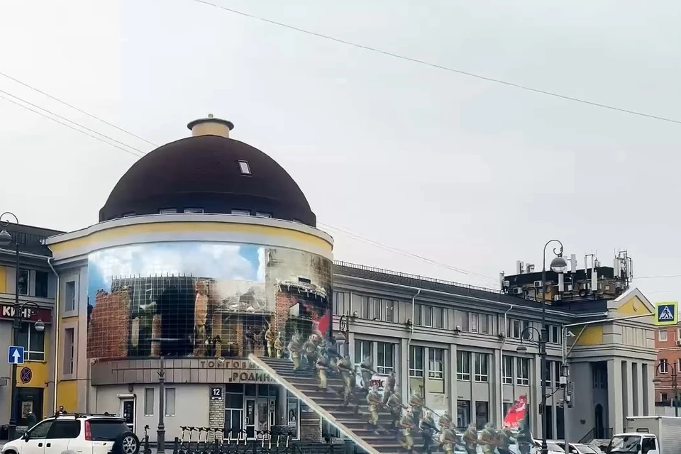 Музыкальным сопровождением видеоролика стала знаменитая песня композитора Давида Тухманова «День Победы».